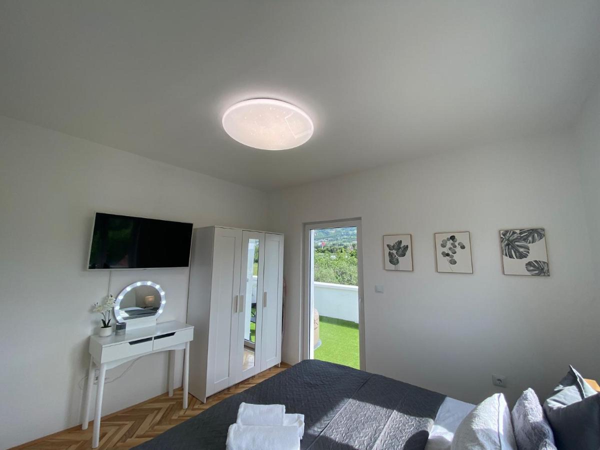 Apartment Milena Kastela Mit Whirlpool Kültér fotó