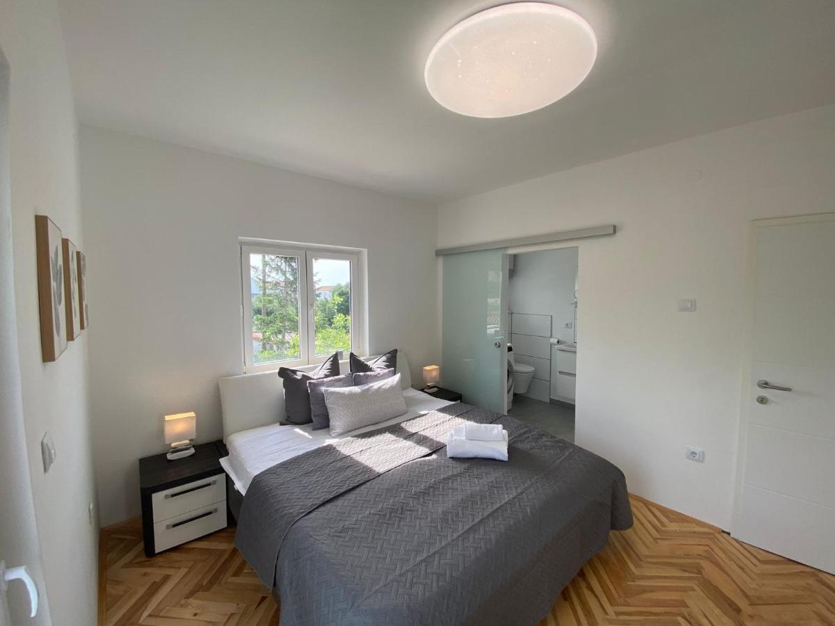 Apartment Milena Kastela Mit Whirlpool Kültér fotó