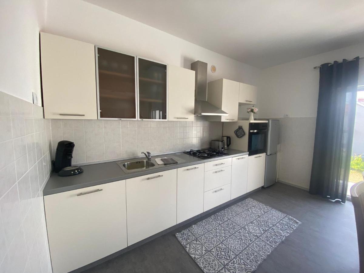 Apartment Milena Kastela Mit Whirlpool Kültér fotó