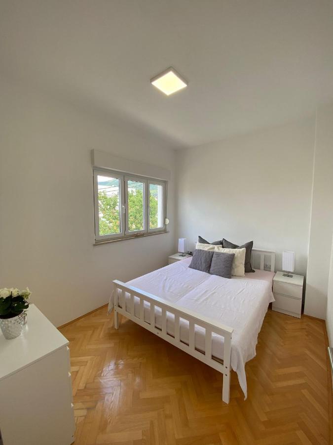 Apartment Milena Kastela Mit Whirlpool Kültér fotó